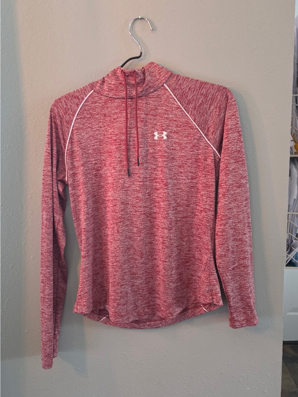 Under Armour Heatgear Red Space Dye Hoodie Woman’s Small Loose Fit Athletic